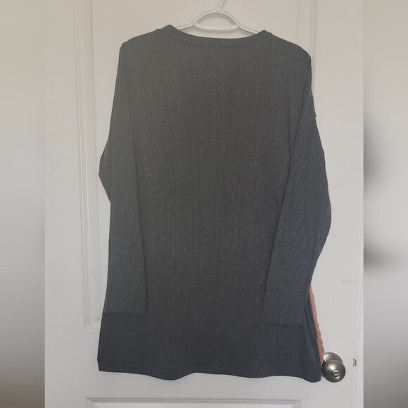 Cellable Sweater Size Medium - Picture 2 of 5